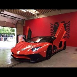 Meet your Posher, Victor